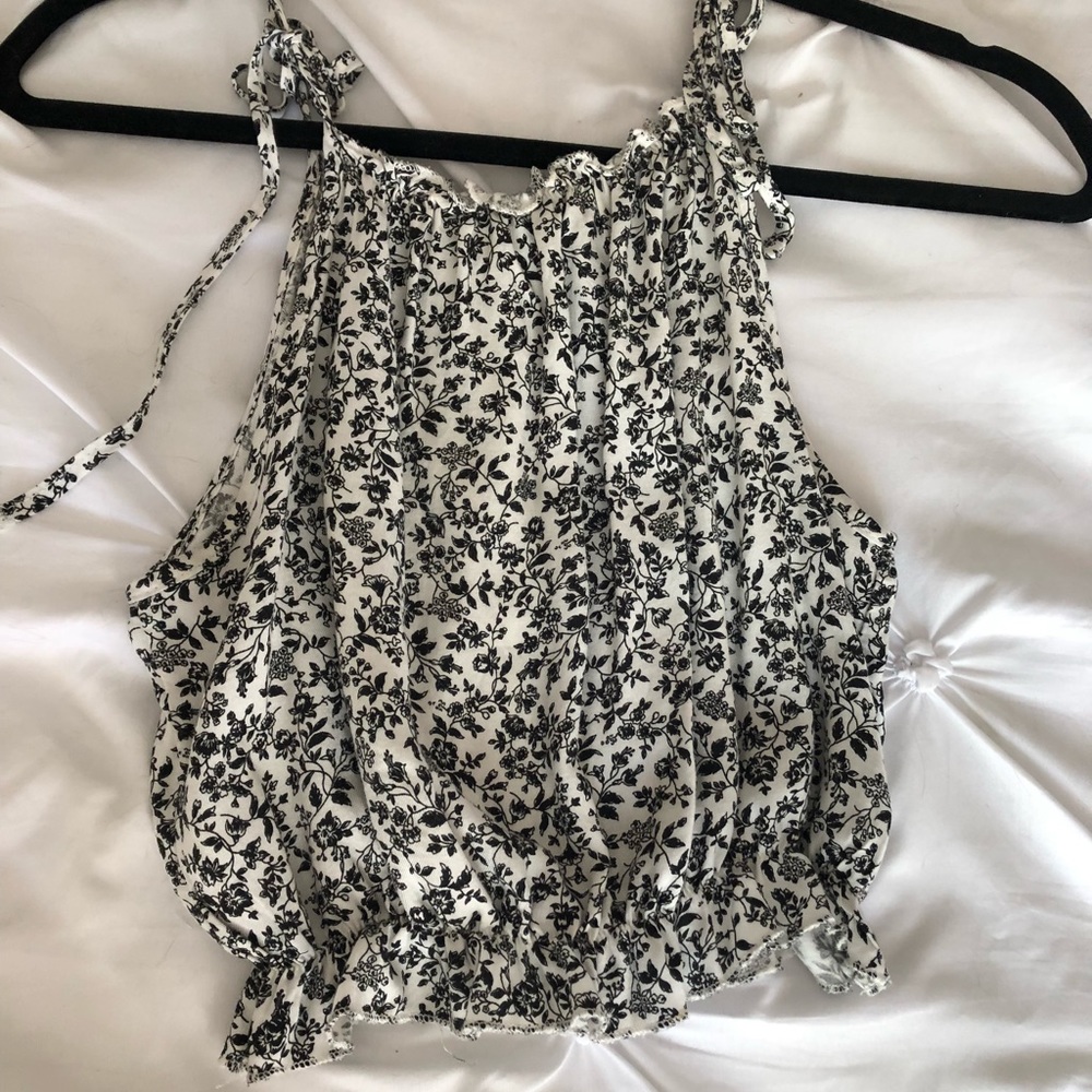 Brandy Melville crop top